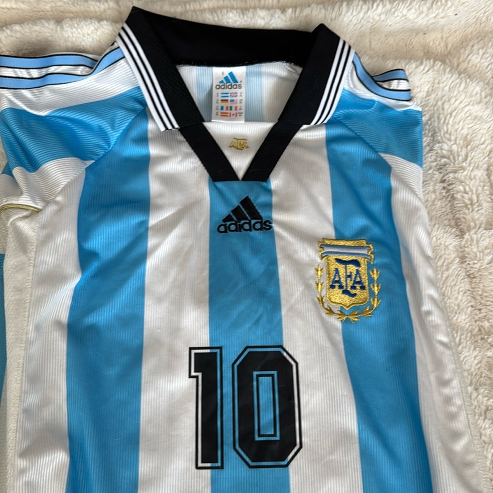 Marqdona XL adidas jersey
